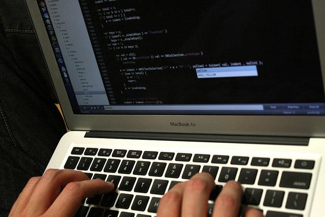 游戲軟件開發 點燃數字娛樂的火炬